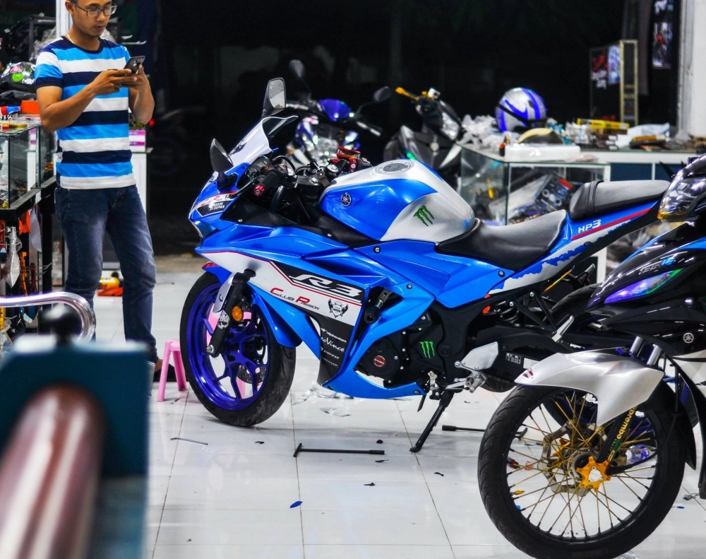 Tem xe yamaha yzf r3 cao cấp siêu sang chảnh mất 12 tiếng đề hoàn thành