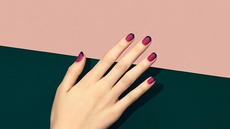 Theo xu hướng nail mắt mèo nhiều chị em ấm ức ôm chiếc móng như úp thìa đón tết