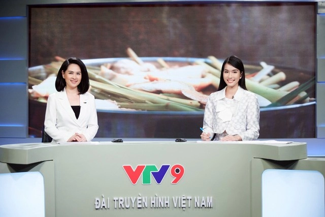 Thi quốc tế trắng tay á hậu cao 1m77 liên tục mặc đồ cũ lên sóng vtv hệt như đỗ mỹ linh