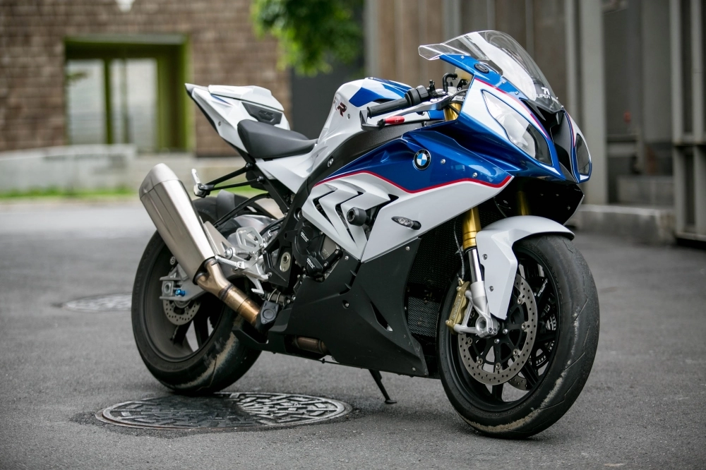 Tổng hợp các đời của siêu mô tô đình đám bmw s1000rr