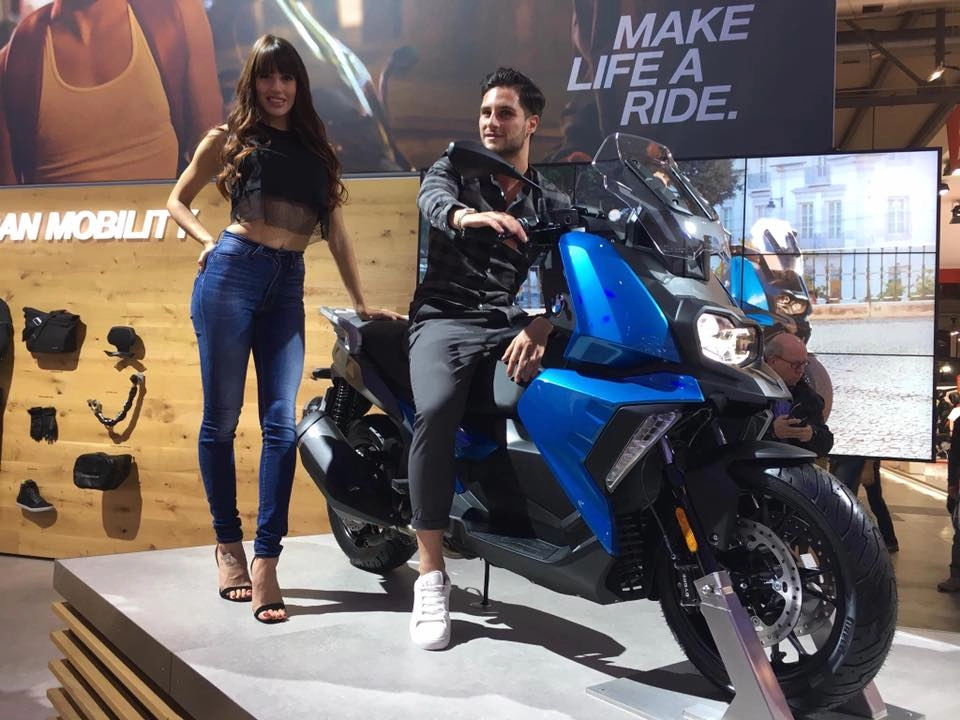 Triển lãm eicma 2017 xuất hiện hàng loạt xe công nghệ cao cấp từ hãng bmw đức