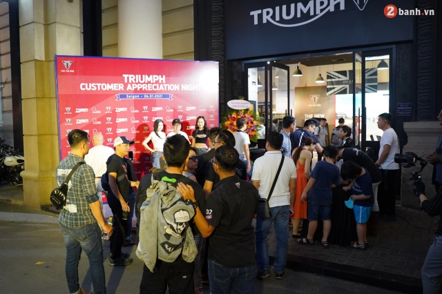 Triumph ra mắt tiger 850 sport trong tiệc tri ân khách hàng cuối năm