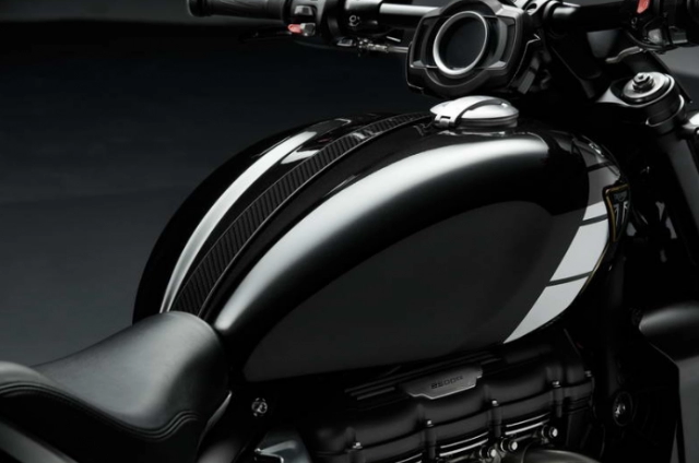 Triumph rocket 3tfc 2019 trang bị động cơ 3 xi-lanh 2500cc với giá bán hơn 800 triệu vnd