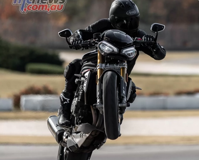 Triumph speed triple 1200 rs 2021 mới chính thức ra mắt