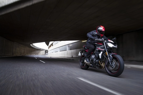 Triumph street triple r không rẻ nhất nhưng tốt nhất