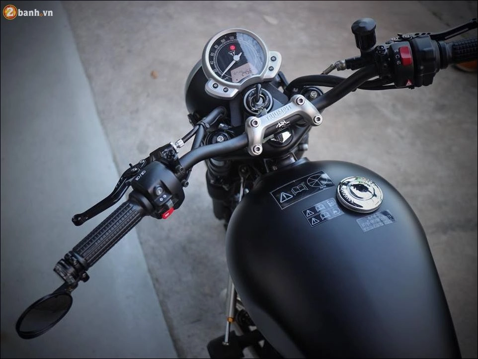 Triumph street twin đầy sức hút qua bản độ tracker từ mugello