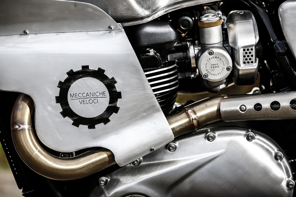 Triumph thruxton r bản độ mang tầm ảnh hưởng từ thương hiệu đồng hồ thụy sĩ meccaniche veloci