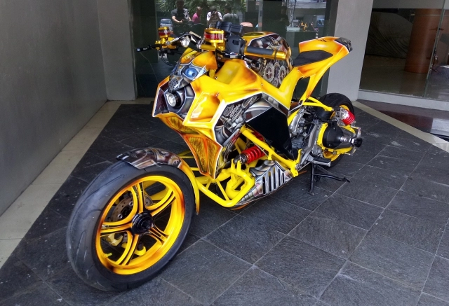 Vario 125 độ khủng phiên bản bumblebee