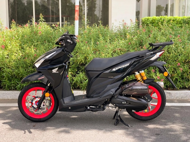 Vario 125 độ tuyệt đẹp với dàn đồ chơi chất đến từng lượng