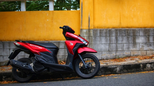 Vario 125 vẫn nỗi bật khi chưa lên món đồ chơi nào d