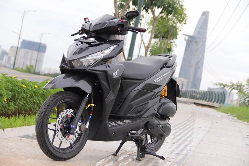 Vario 150 bản độ với nhiều đồ chơi khủng tự tin khoe sắc của biker việt