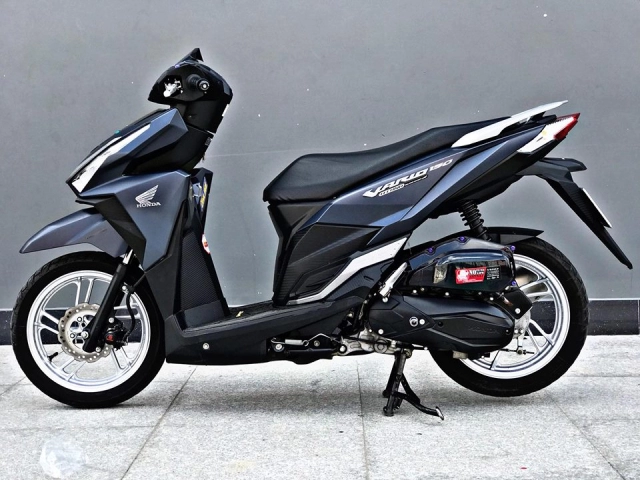 Vario 150 đầu tiên độ dàn chân của người em đời mới