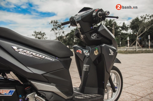 Vario 150 đô cua công tư sông trong vung quê ngheo giap biên giơi campuchia