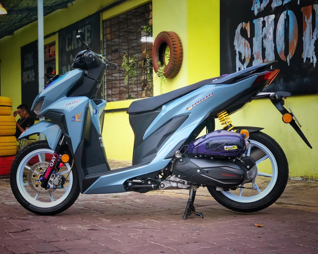 Vario 150 độ dàn chân đẹp vi diệu của biker miền biển