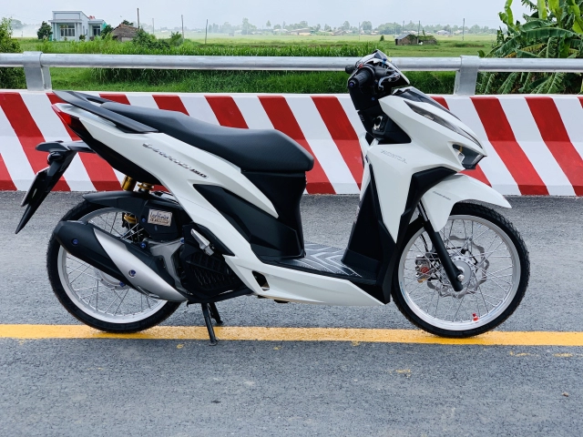 Vario 150 độ dàn chân gợi cảm như ngọc trinh của biker trà vinh