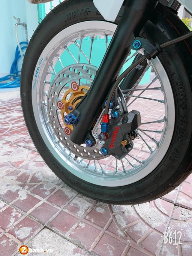 Vario 150 độ đẹp mê hồn với loạt phụ tùng đồ chơi brembo giá trị