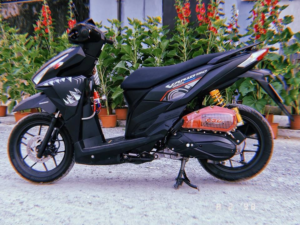 Vario 150 độ tem cá mập dữ dội đầy mới lạ