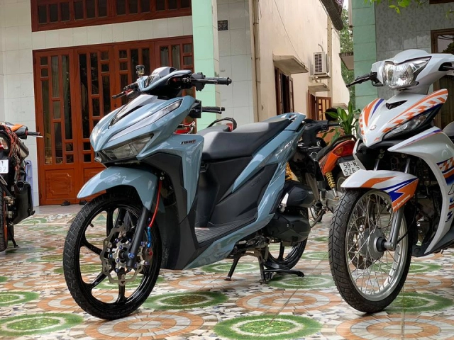 Vario 150 độ theo phong cách click 150 cùng dàn đồ chơi kinh điển