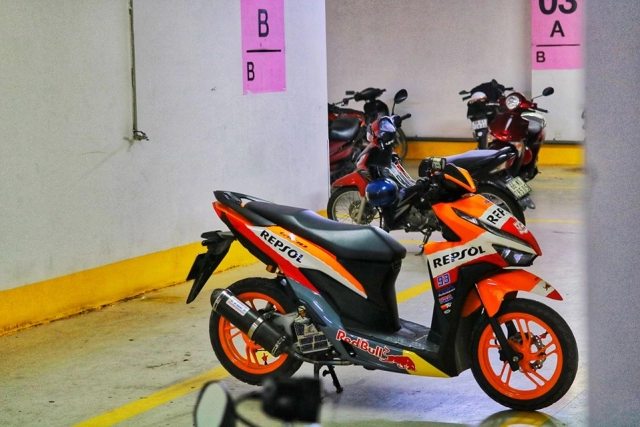 Vario 150 lột xác với phong cách repsol vừa lạ vừa ngầu