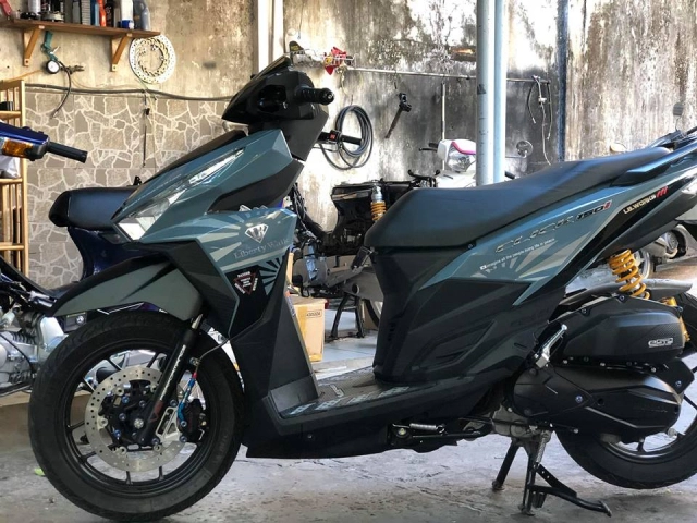 Vario 150 lột xác với tông màu mới cùng dàn đồ chơi kinh điển