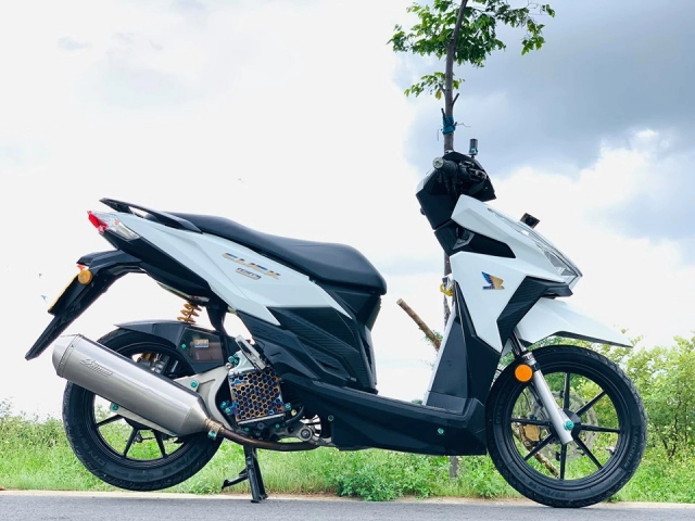 Vario 150 thế hệ cũ sở hữu diện mạo mới đầy chất chơi với loạt trang bị khủng