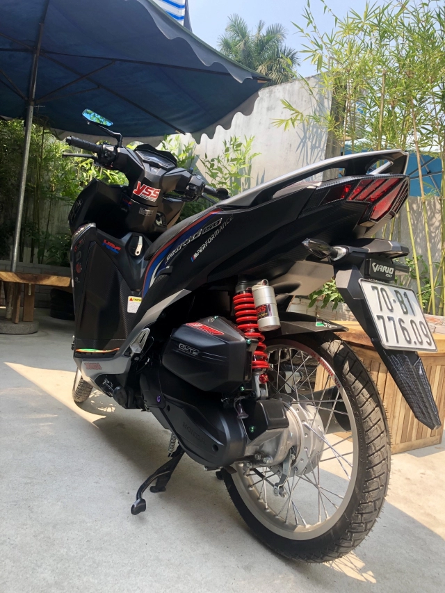 Vario 2018 150cc của một anh chủ bánh tráng tại tây ninh sở hữu dàn đồ chơi đậm chất indonesia