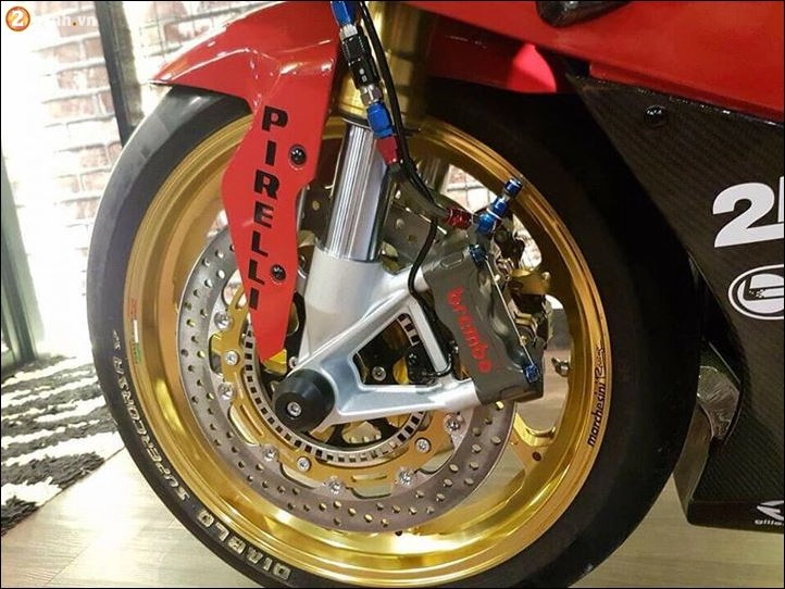 Vẻ đẹp khiêu gợi từ cá mập shark bmw s1000rr