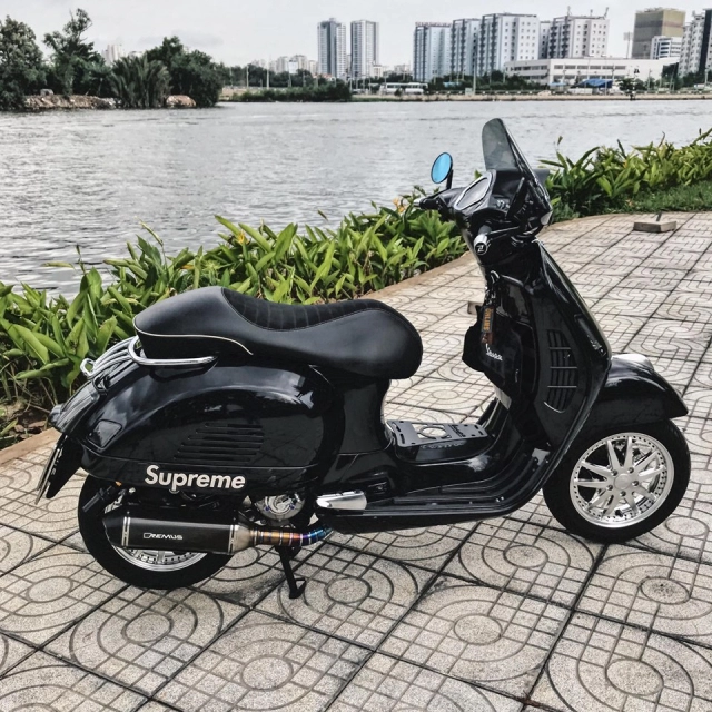 Vespa gts300 lột xác hoàn toàn với loạt phụ tùng đồ chơi đỉnh khỏi chỉnh