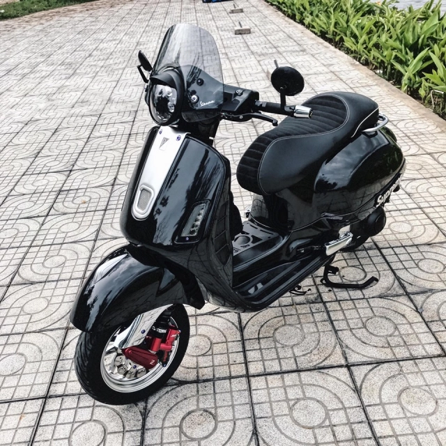 Vespa gts300 lột xác hoàn toàn với loạt phụ tùng đồ chơi đỉnh khỏi chỉnh