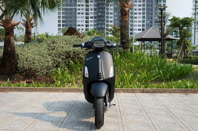 Vespa sprint đánh tan phong cách cổ điển với dàn option trăm triệu