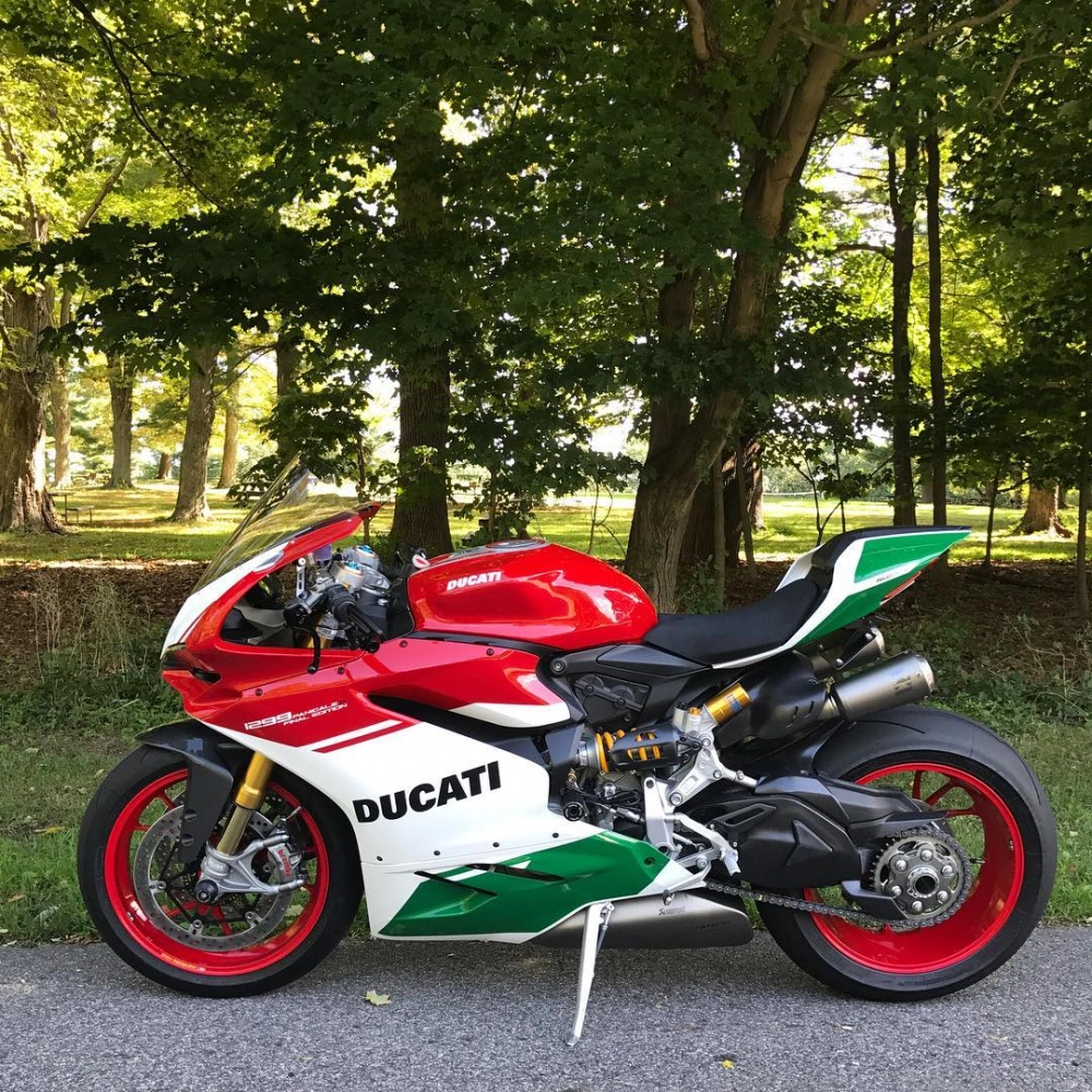 Video cách người ta đánh thức quái vật ducati 1299 panigale