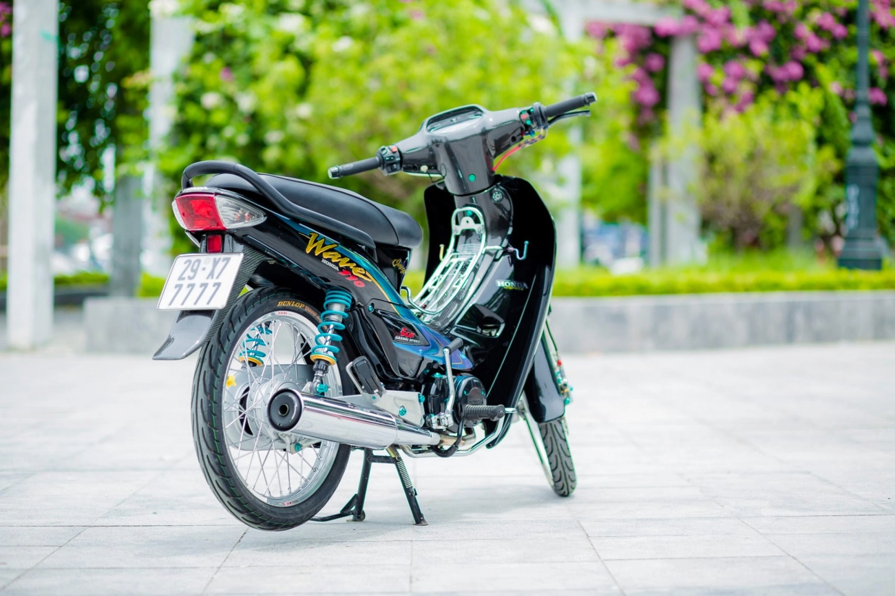 Wave 110 độ khó thở với option đồ chơi hạng nặng của biker hà thành