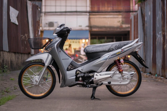 Wave 125 đô đep không goc chêt mang phong cach soi bac