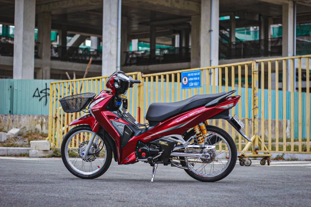 Wave 125 độ hết bài với những món đồ chơi phân khối lớn