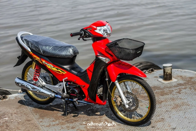 Wave 125 đô mang net đep tinh tê khi xe chi mơi lăn banh tư hang ra