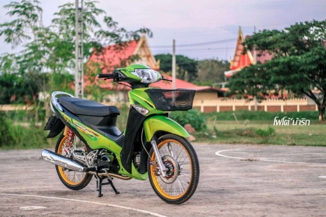 Wave 125 đô siêu phâm xanh la vơi dan chân ao ươc cua anh em chơi xe