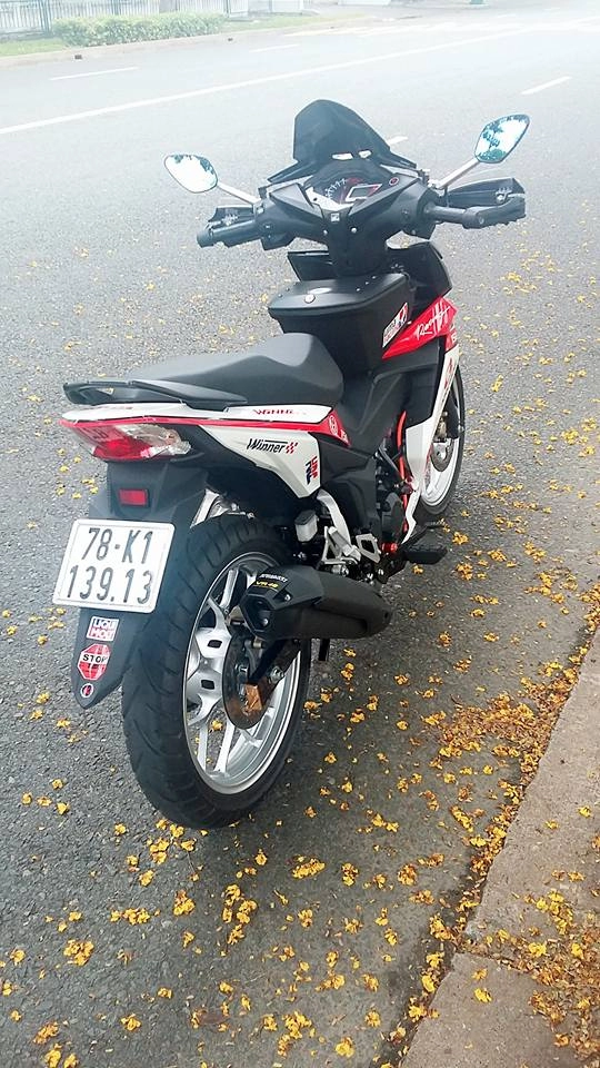 Winner 150 phong cách touring với cặp càng bọ cạp