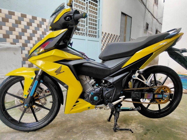 Winner độ kịch độc với đồng hồ của zx-10r