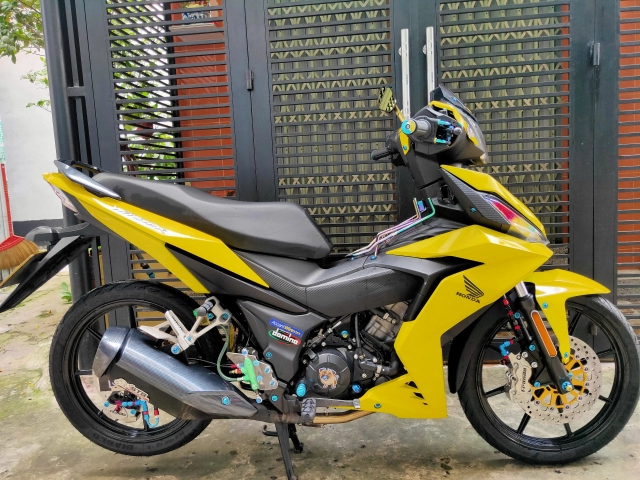 Winner độ kịch độc với đồng hồ của zx-10r