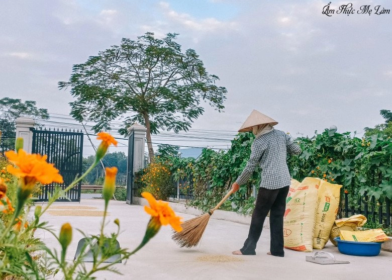 Xây biệt thự 3 tỷ cô cường ẩm thực mẹ làm vẫn siêng về nhà cũ ăn cơm dặn con giữ mãi căn nhà cũ