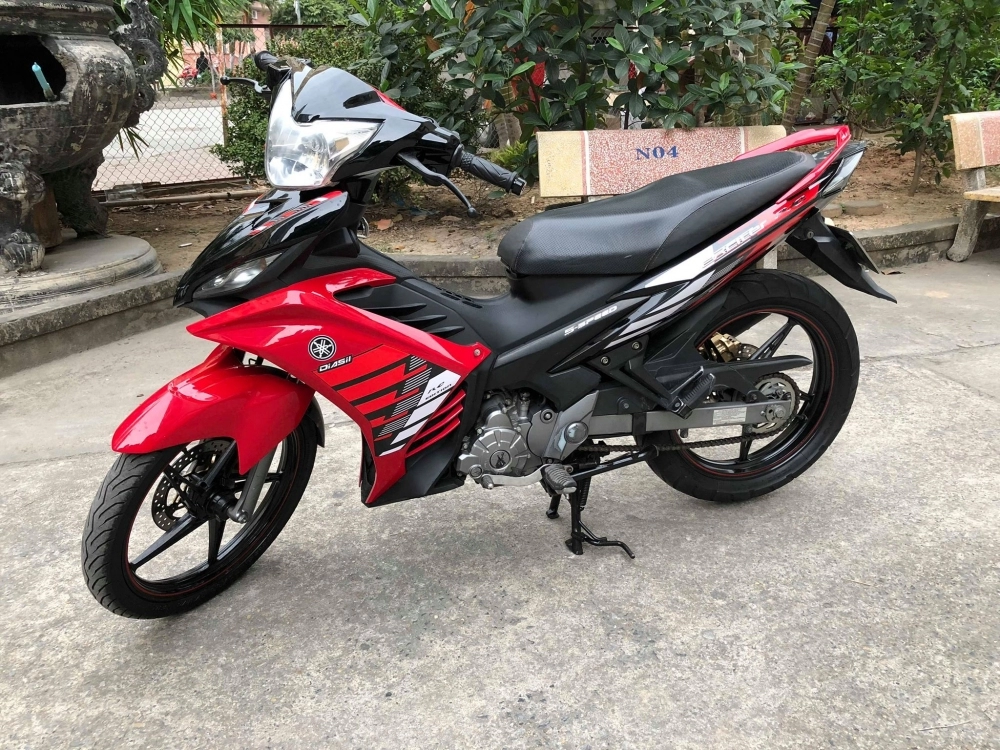 Xe exciter135 ix 2012 tay côn 29c-18276 đi 15000km 25 triệu xe mới coong chính chủ bán