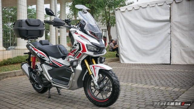 Xuất hiện adv 150 độ đẳng cấp theo phong cách touring