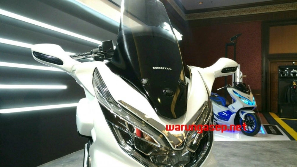 Xuất hiện pcx 150 2018 phiên bản touring sang trọng