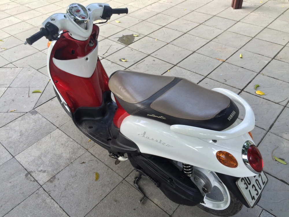 Yamaha classico thời trang màu trắng đỏ cuối 2010