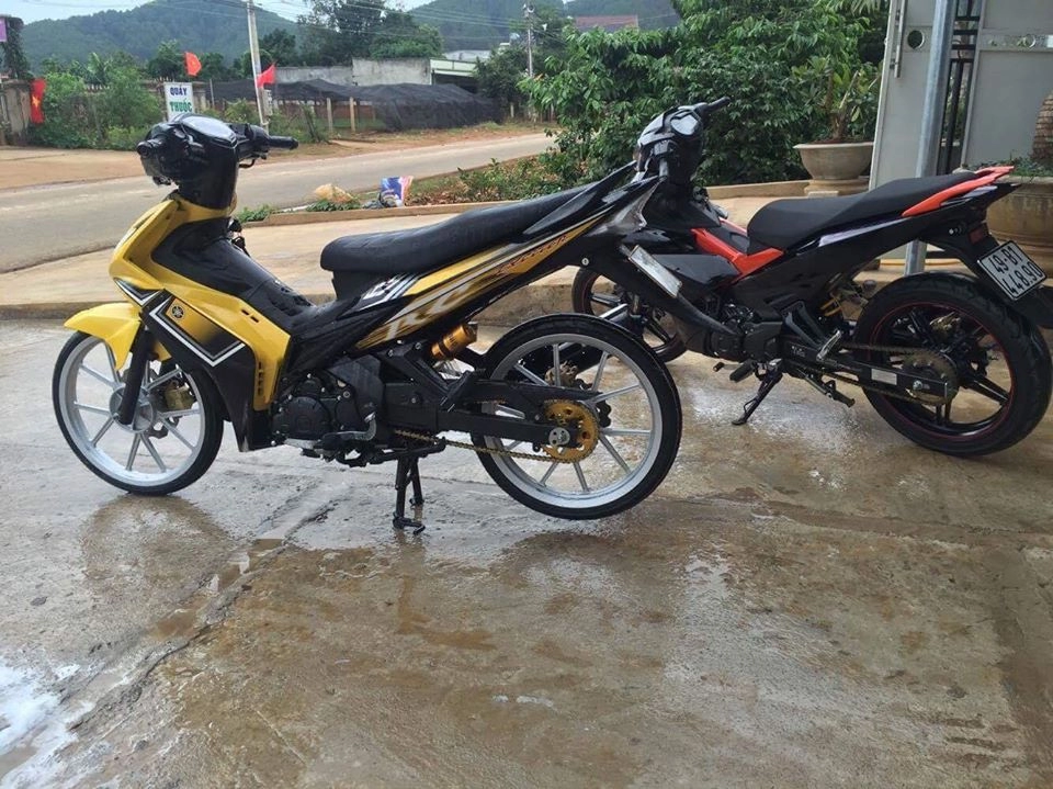 Yamaha exciter 135cc nghiêng ngã trước trống đồng đông sơn