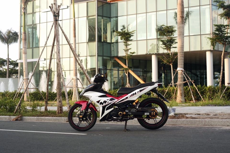 Yamaha exciter 150cc xám đẹp trai lai rai buổi chiều