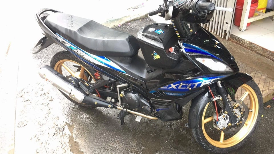 Yamaha exciter 2010 bản độ mạnh mẽ với dàn chân cứng cáp