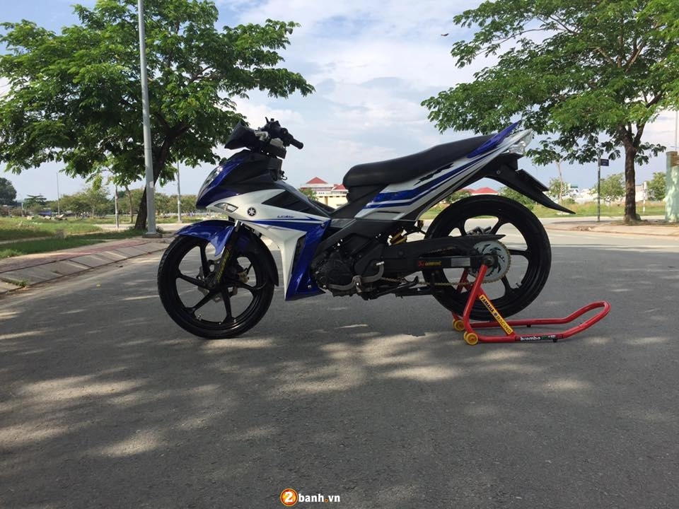 Yamaha exciter 2011 ngược dòng thời gian với bộ giáp x1r