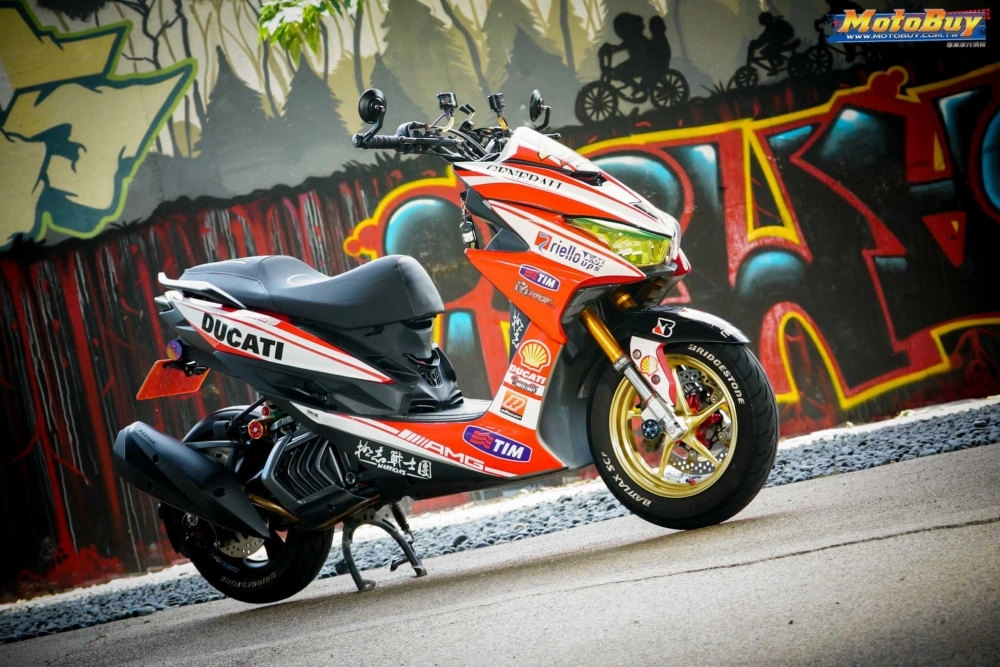 Yamaha force 155 độ đậm chất thể thao với phong cách ducati