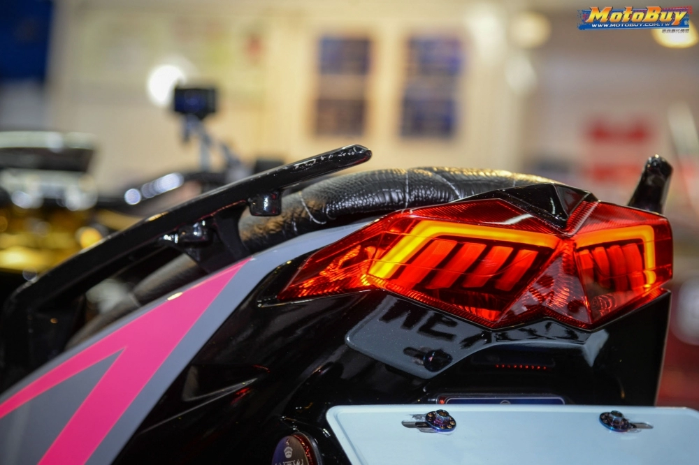 Yamaha force 155 độ với màn bức phá đầy ấn tượng của biker nước bạn